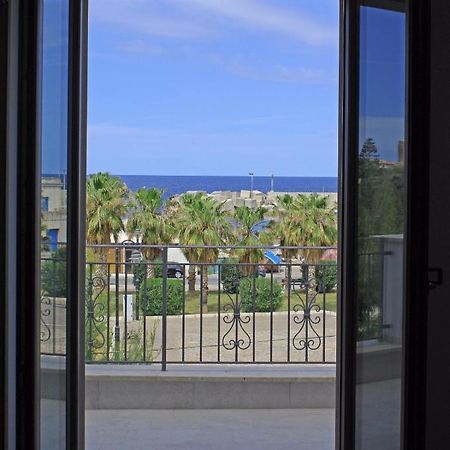 Bed Ponente Hotel Isola delle Femmine Exterior photo