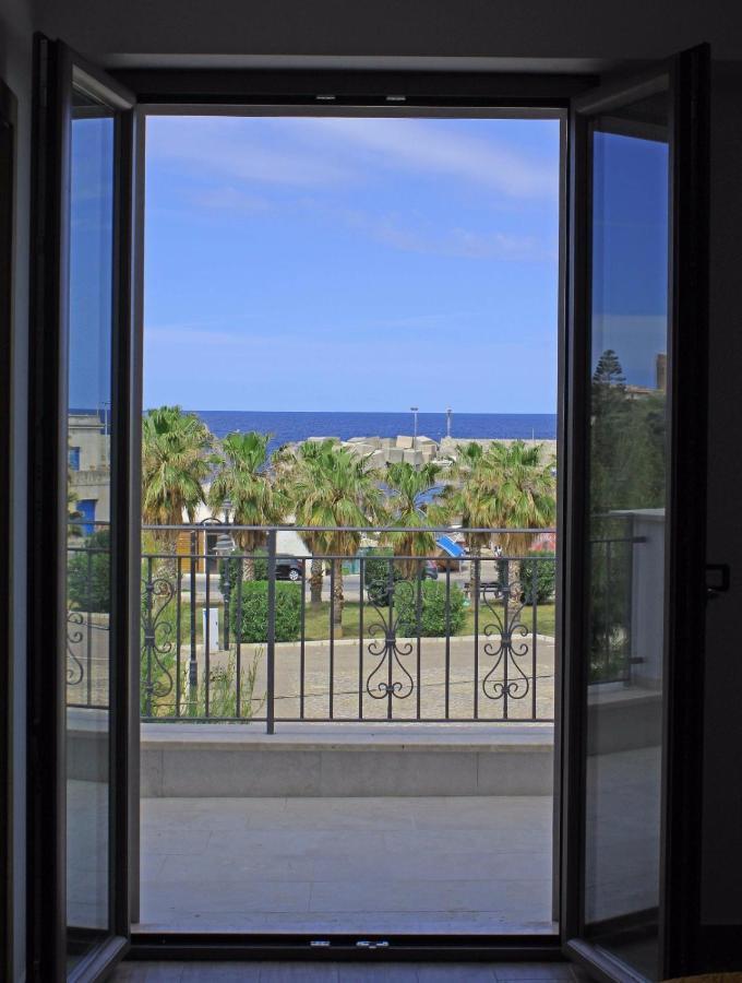 Bed Ponente Hotel Isola delle Femmine Exterior photo
