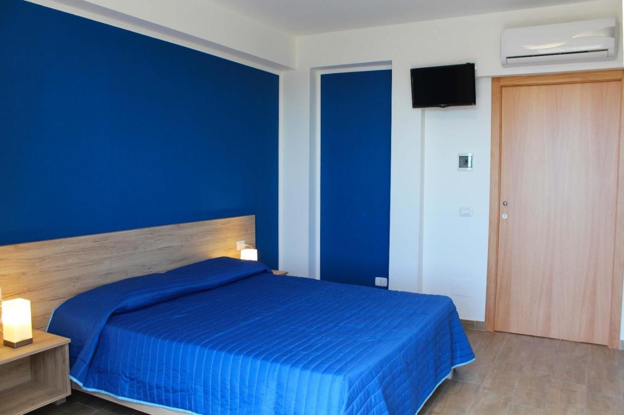 Bed Ponente Hotel Isola delle Femmine Exterior photo
