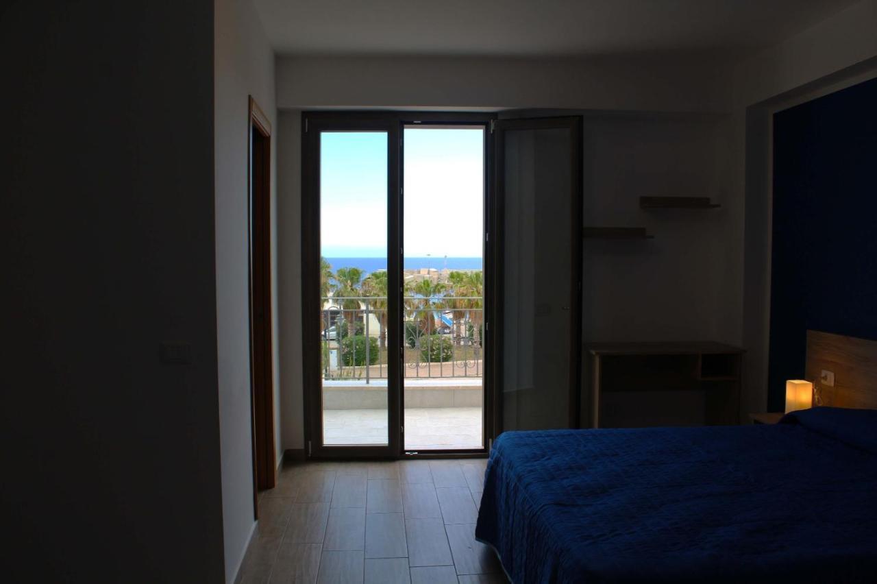 Bed Ponente Hotel Isola delle Femmine Exterior photo