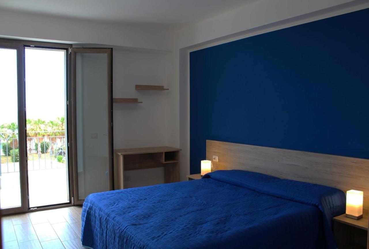 Bed Ponente Hotel Isola delle Femmine Exterior photo